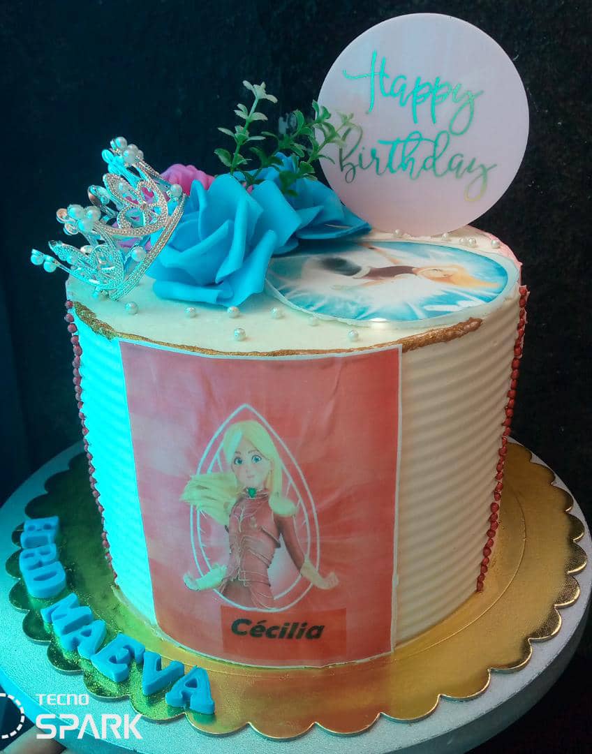 Tara duncan cake avec la crème  bio,  fraîche ,  faite maison