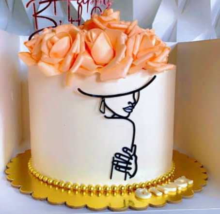 Silhouette cake Avec La Crème Bio, Fraîche , Faite Maison